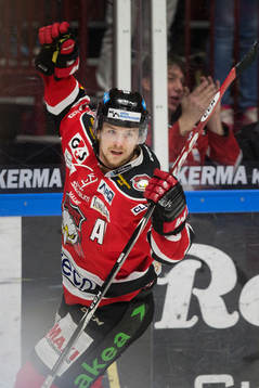 Malmö Redhawks Nicklas Jadeland har gjort 1-0 och jublar