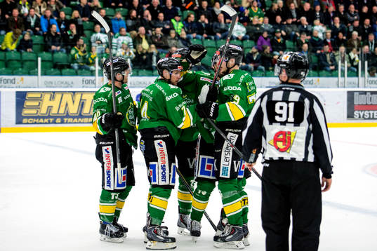 Björklövens Mark Hurtubise jublar