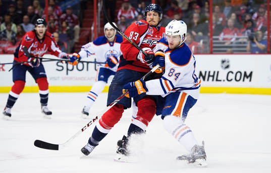 Washingtons Jay Beagle och Edmontons Oscar Klefbom