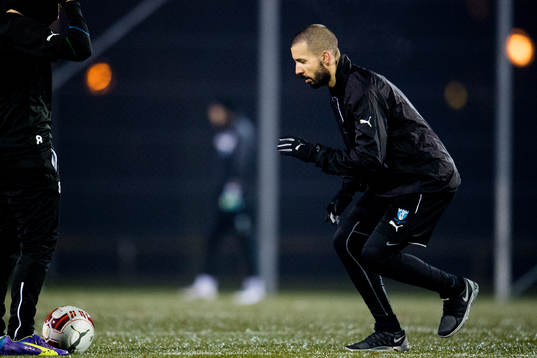 Malmö FFs korsbandsskadade Guillermo Molins tränar