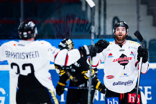 Asplövens Jacob Lagace jublar