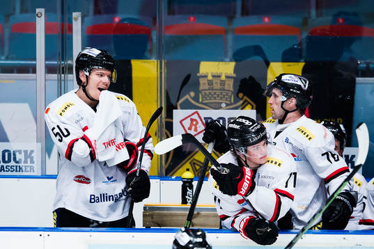 Asplövens Marcus Oskarsson blöder