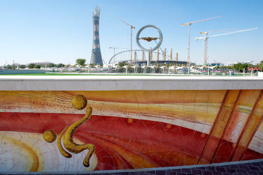 The Torch Doha och Khalifa International Stadium som