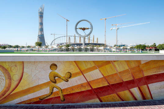 The Torch Doha och Khalifa International Stadium som