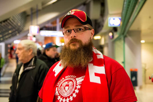 Luleåsupporter innan ishockeymatchen i SHL mellan