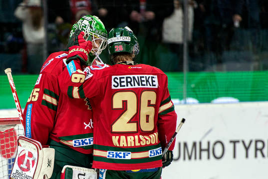 Frölundas målvakt Linus Fernström och Erik Karlsson