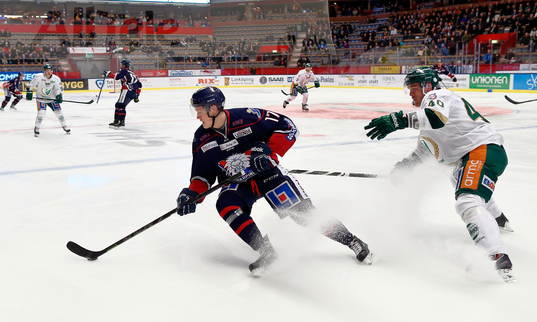 Linköpings Henrik Törnqvist och Färjestads Niklas Arell