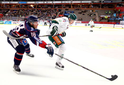 Linköpings Jonas Almtorp och Färjestads Johan Olofsson