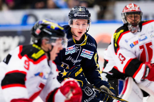 Örebros Joonas Jalvanti (v) och målvakt Julius Hudacek