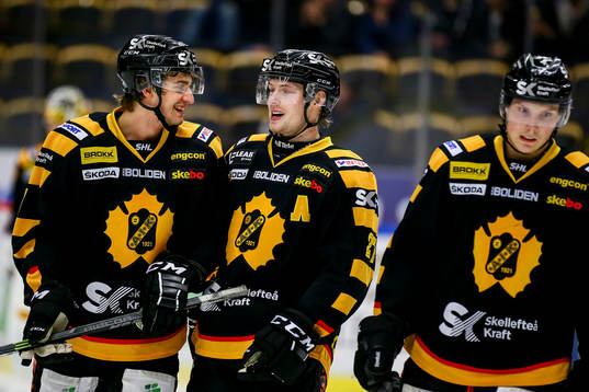 Skellefteås Oscar Sundqvist , Martin Lundberg  och Kirill