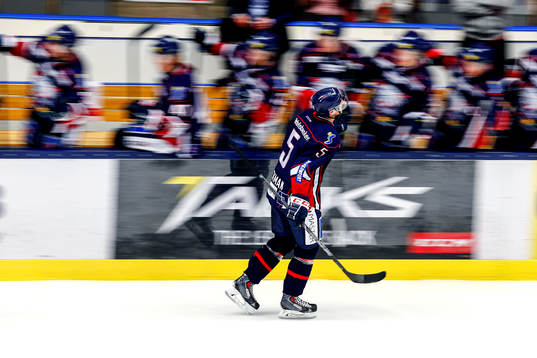 Linköpings Mattias Bäckman jublar