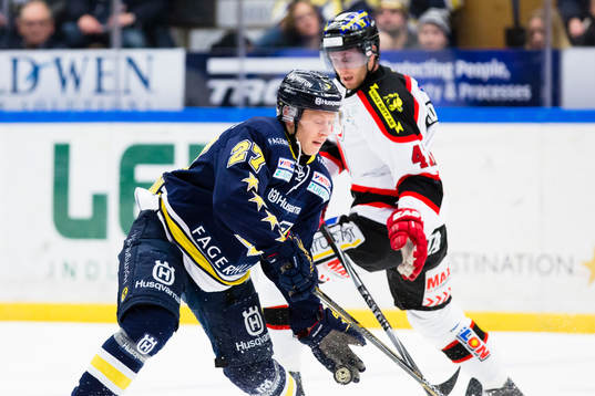 s Jesper Williamsson mot Örebros Johan Adolfsson