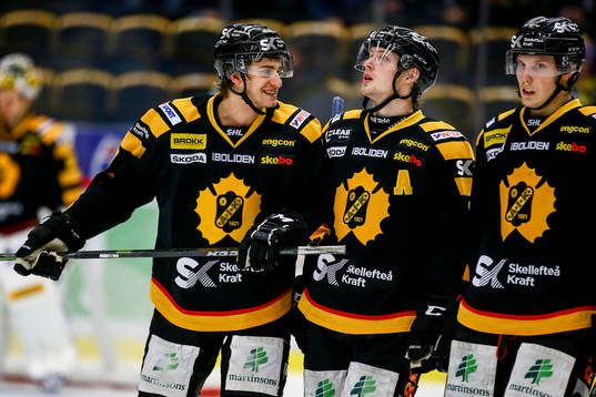 Skellefteås Oscar Sundqvist , Martin Lundberg  och Kirill
