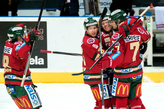 Frölunda spelare jublar
