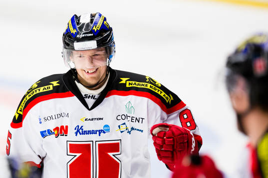 Örebros Kalle Olsson jublar