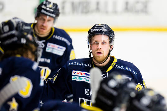 s Teemu Laine och Mattias Tedenby jublar