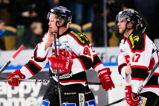 Örebros Viktor Ekbom och Johan Adolfsson deppar