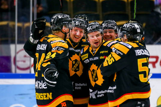 Skellefteås Tim Heed jublar