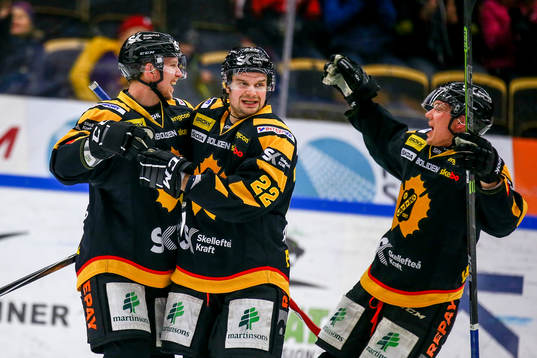 Skellefteås Tim Heed jublar