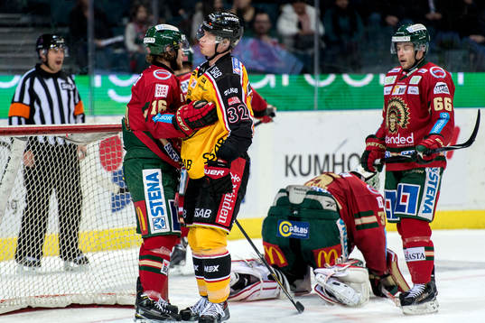 Frölundas Anton Axelsson och Luleås Lennart Petrell