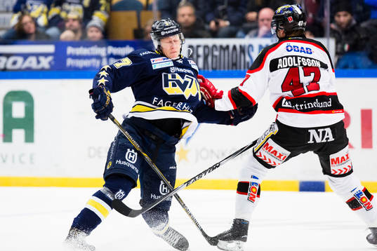 s Jesper Williamsson mot Örebros Johan Adolfsson