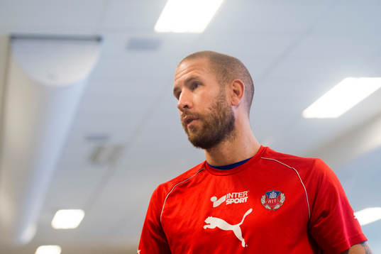 Helsingborgs Mattias Lindström är 34år och får träna