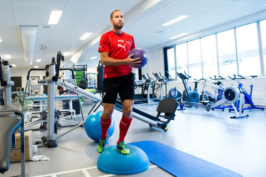 Helsingborgs Mattias Lindström är 34år och får träna