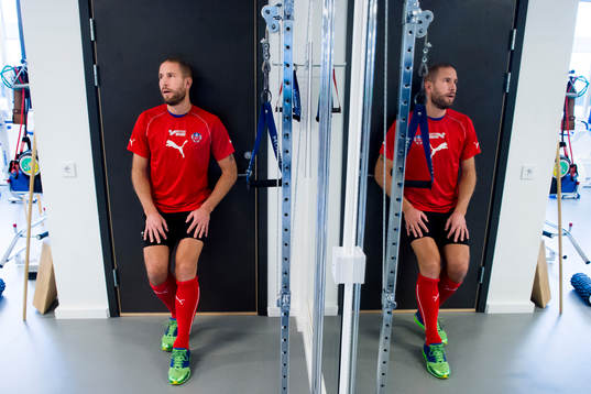 Helsingborgs Mattias Lindström är 34år och får träna