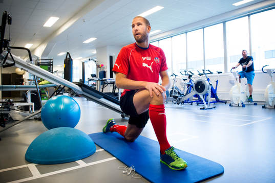 Helsingborgs Mattias Lindström är 34år och får träna