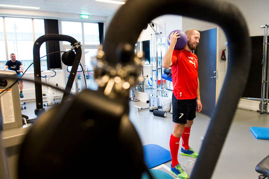 Helsingborgs Mattias Lindström är 34år och får träna