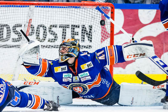 Brynäs Greg Scott (ej i bild) gör 2-2 målet bakom