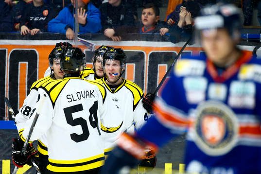 Brynäs spelare jublar