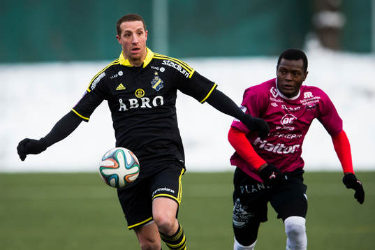 s Kenny Pavey och Lahtis Hassan Sesay