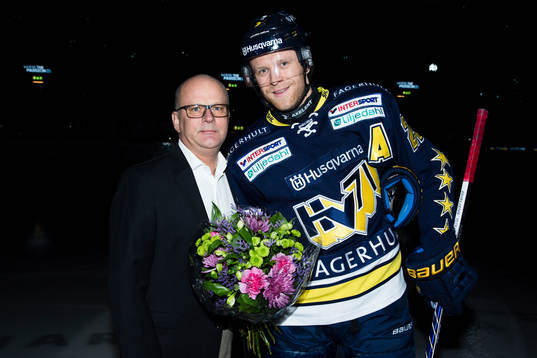 s ordförande Hans-Göran Frick hyllar HV71:s David