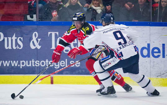 Örebros Johan Adolfsson mot Linköpings Anton Karlsson