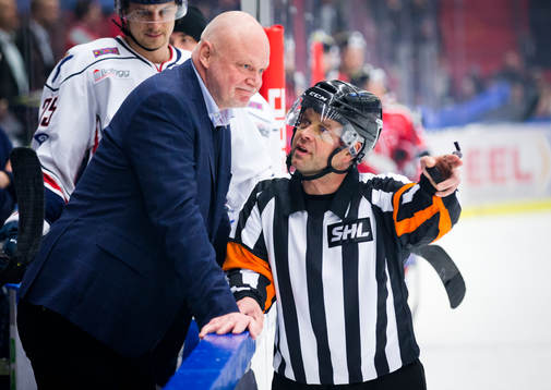 Linköpings tränare Roger Melin och domaren Patrik