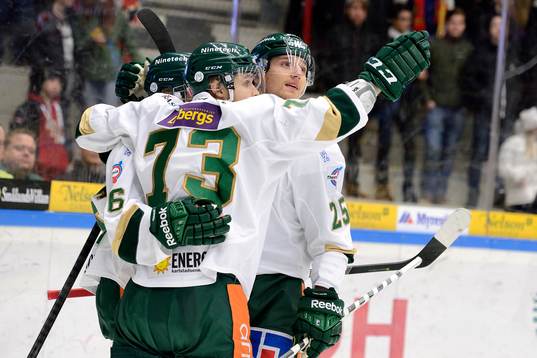 Färjestads Anton Grundel och Anton Hedman jublar
