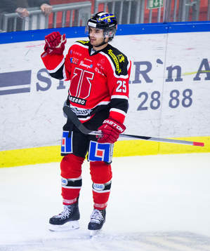 Örebros Martin Johansson gör 1-1 och jublar