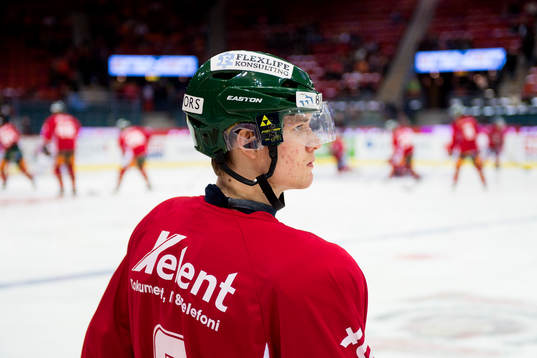 Frölundas Max Görtz innan ishockeymatchen i SHL mellan