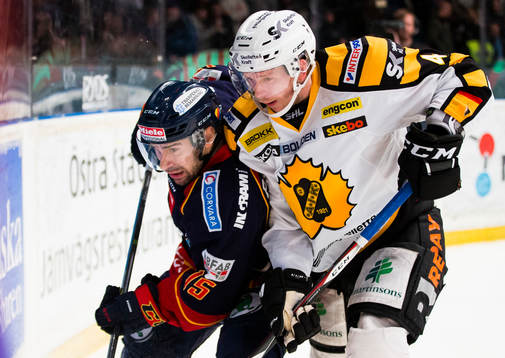 Djurgårdens Steve Saviano och Skellefteås Tim Heed
