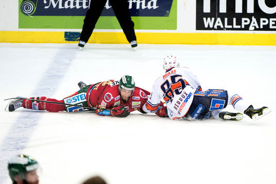 Frölundas Joel Lundqvist och Växjös Liam Reddox