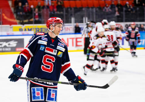 Södertäljes Pär Edblom ser deppig ut