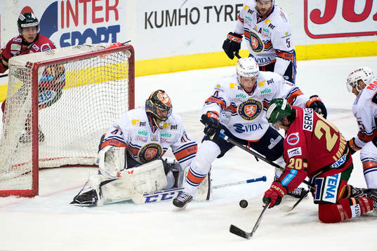 Växjös målvakt Cristopher Nihlstorp och Niclas Lundgren