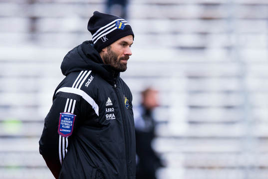 s assisterande tränare Ulf Kristiansson