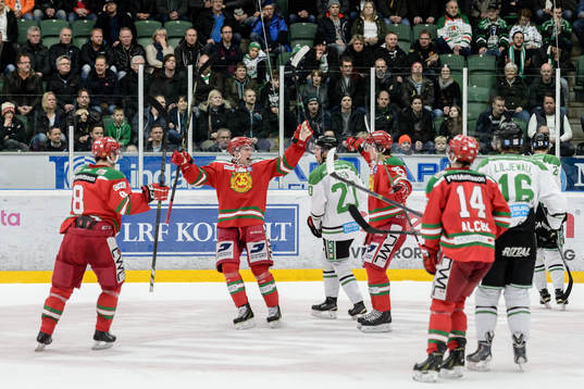 Moras Robin Johansson, Anders Grönlund firar med Patrik