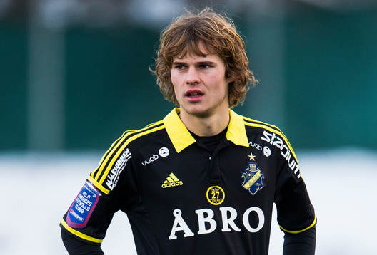 s Sam Lundholm