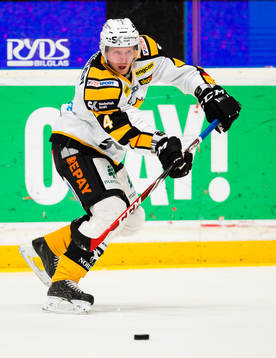 Skellefteås Tim Heed med pucken