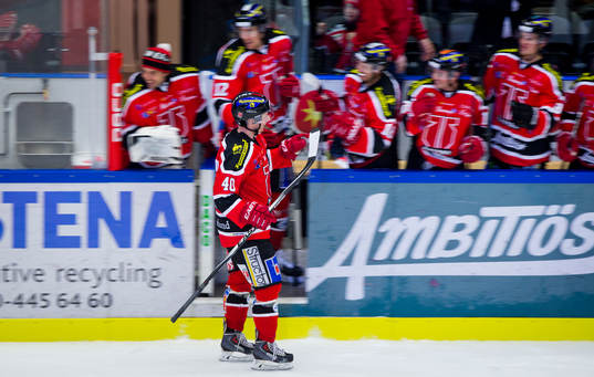 Örebros Anders Eriksson gör 3-1 och jublar