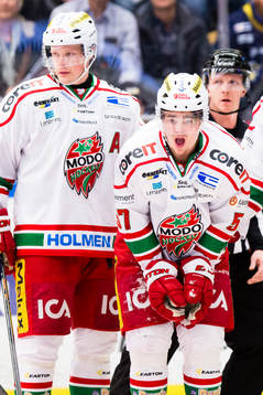 Modos Emil Djuse (h) har ont