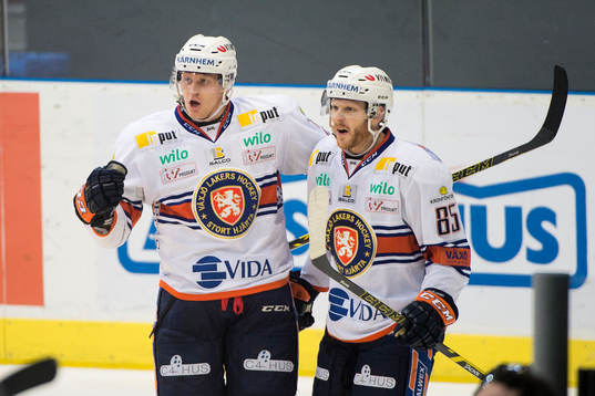 Växjös Jani Lajunen har gjort 1-1 och jublar